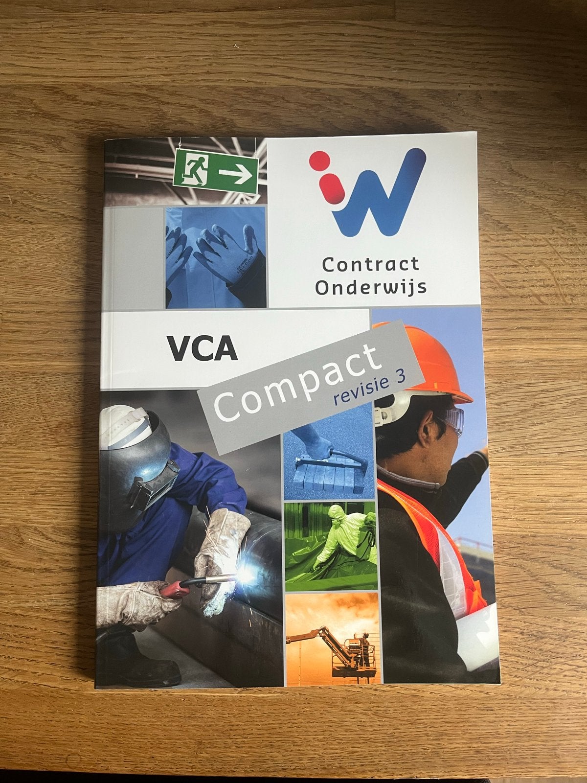 VCA Compact revisie 3 - Contract Onderwijs, Boeken, Ophalen of Verzenden, Zo goed als nieuw, MBO