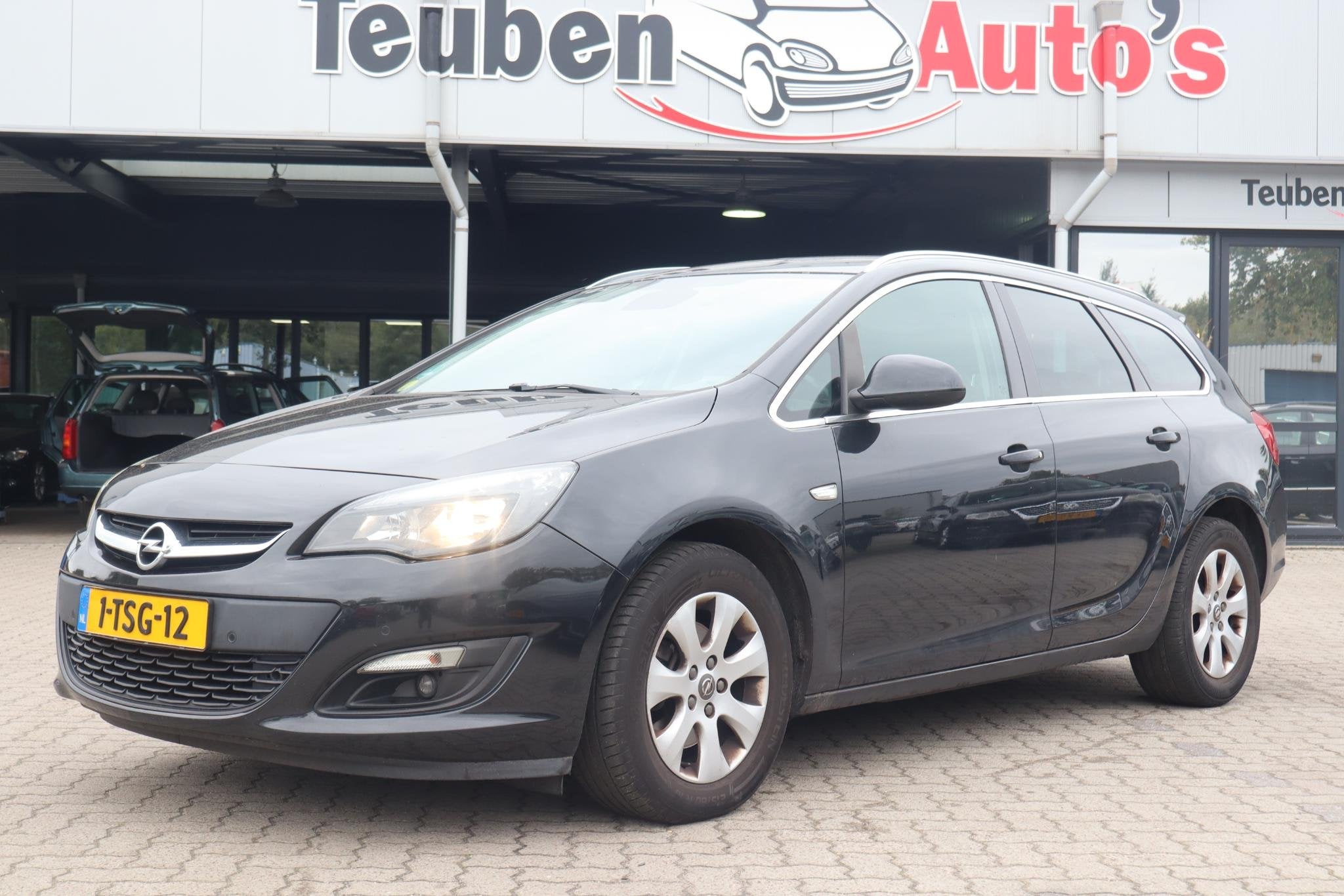 Opel Astra Sports Tourer 1.6 CDTi Business + | Cruise contro, Voorwielaandrijving, Gebruikt, 4 cilinders, Zwart