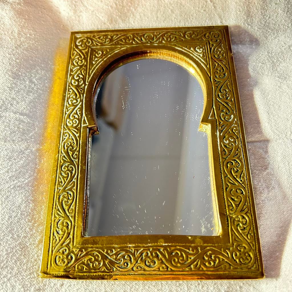 Noord-Afrikaanse koperen spiegel 17 x 12 cm, Ophalen of Verzenden, Ovaal, Minder dan 50 cm