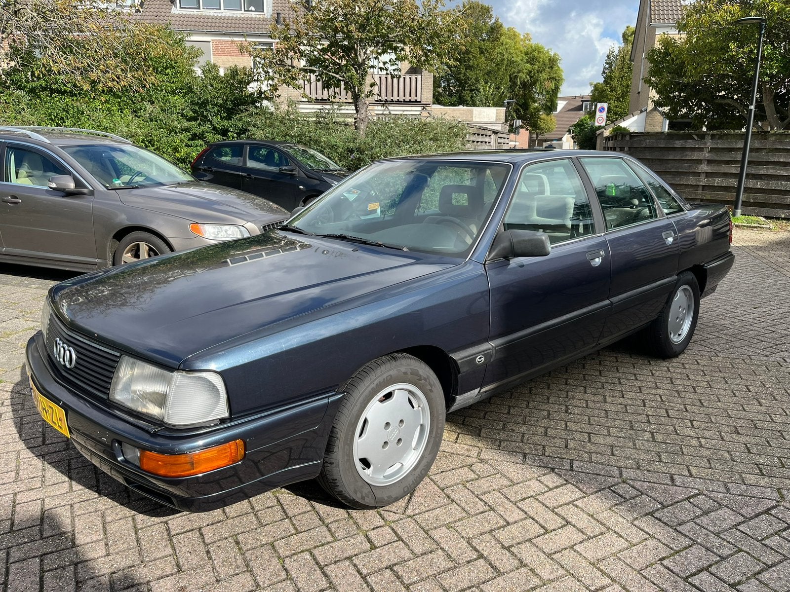 Audi 100 C3 2.3E U9 | 1989 | 5 cilinder | V8-bumpers, Auto's, Voorwielaandrijving, 136 pk, 625 kg, Beige