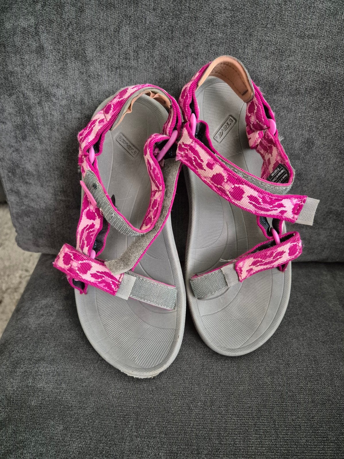 Teva sandalen maat 38/39, Roze, Teva, Gedragen, Sandalen of Muiltjes