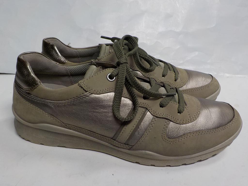 Beige Ecco sneakers maat 39, Kleding | Dames, Schoenen, Ophalen of Verzenden, ECCO (Netherlands) B.V., Haaksbergweg 76,1101 BZ Amsterdam