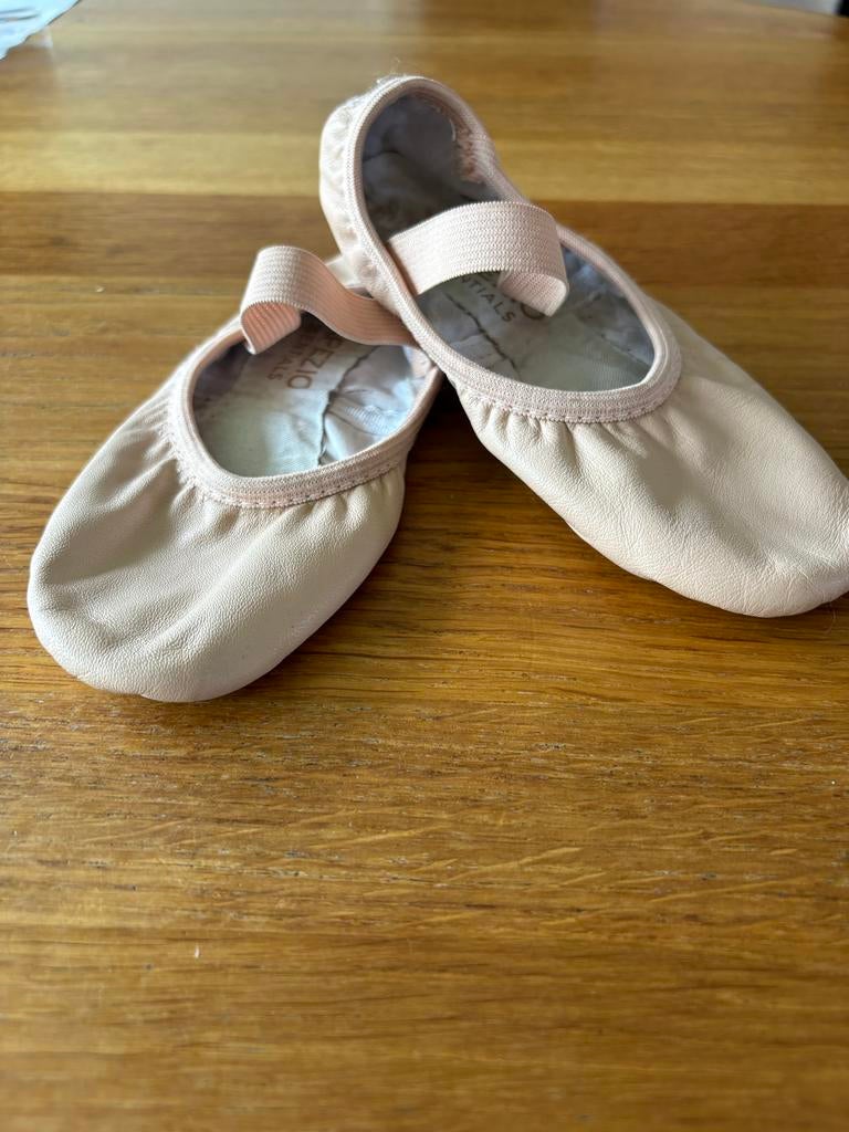 Balletschoenen maat 27, Sport en Fitness, Ballet, Ophalen of Verzenden, Gebruikt, Schoenen
