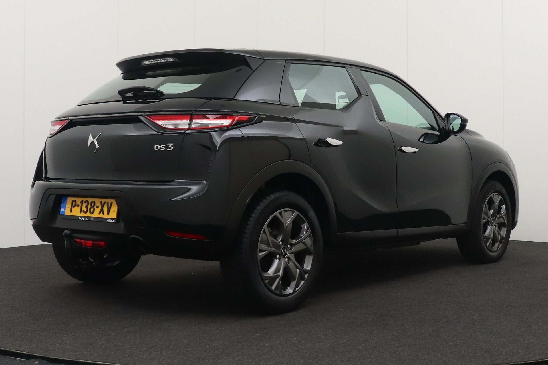 DS DS 3 Crossback 1.2 PureTech Business Trekhaak Carplay Cru, Auto's, Voorwielaandrijving, Dealer onderhouden, 1199 cc, Automatische klimaatregeling