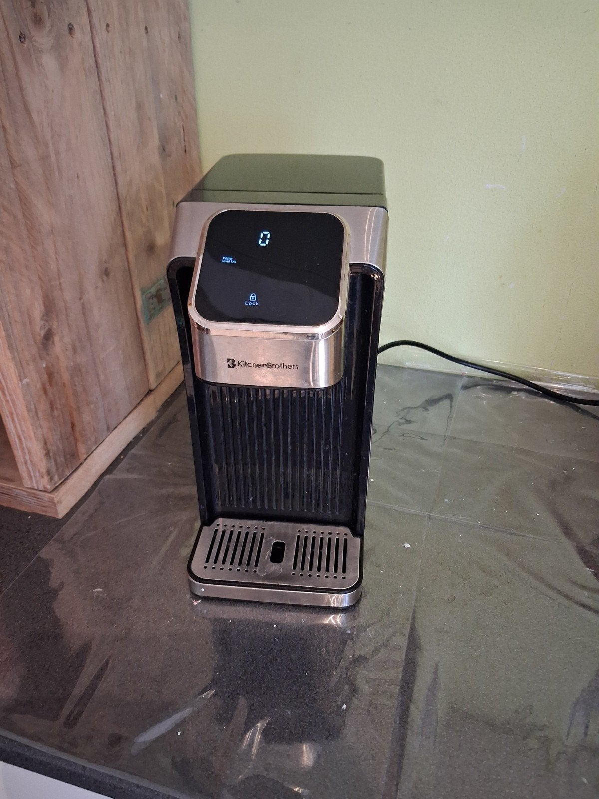 KitchenBrothers Warm Water Dispenser, 2 liter of meer, Ophalen, Zo goed als nieuw, Rvs