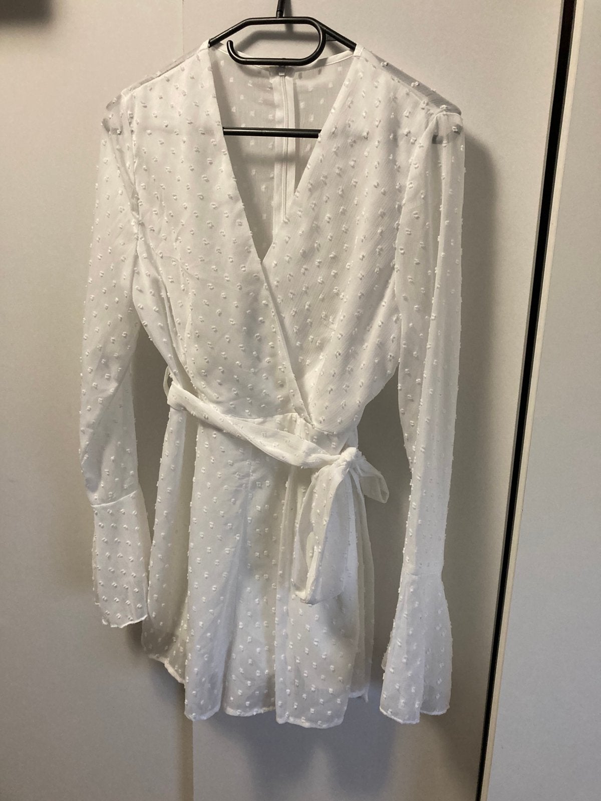 Mooie jurk - trompetmouwen XS zgan, Kleding | Dames, Jurken, Ophalen of Verzenden, Zo goed als nieuw, Maat 34 (XS) of kleiner