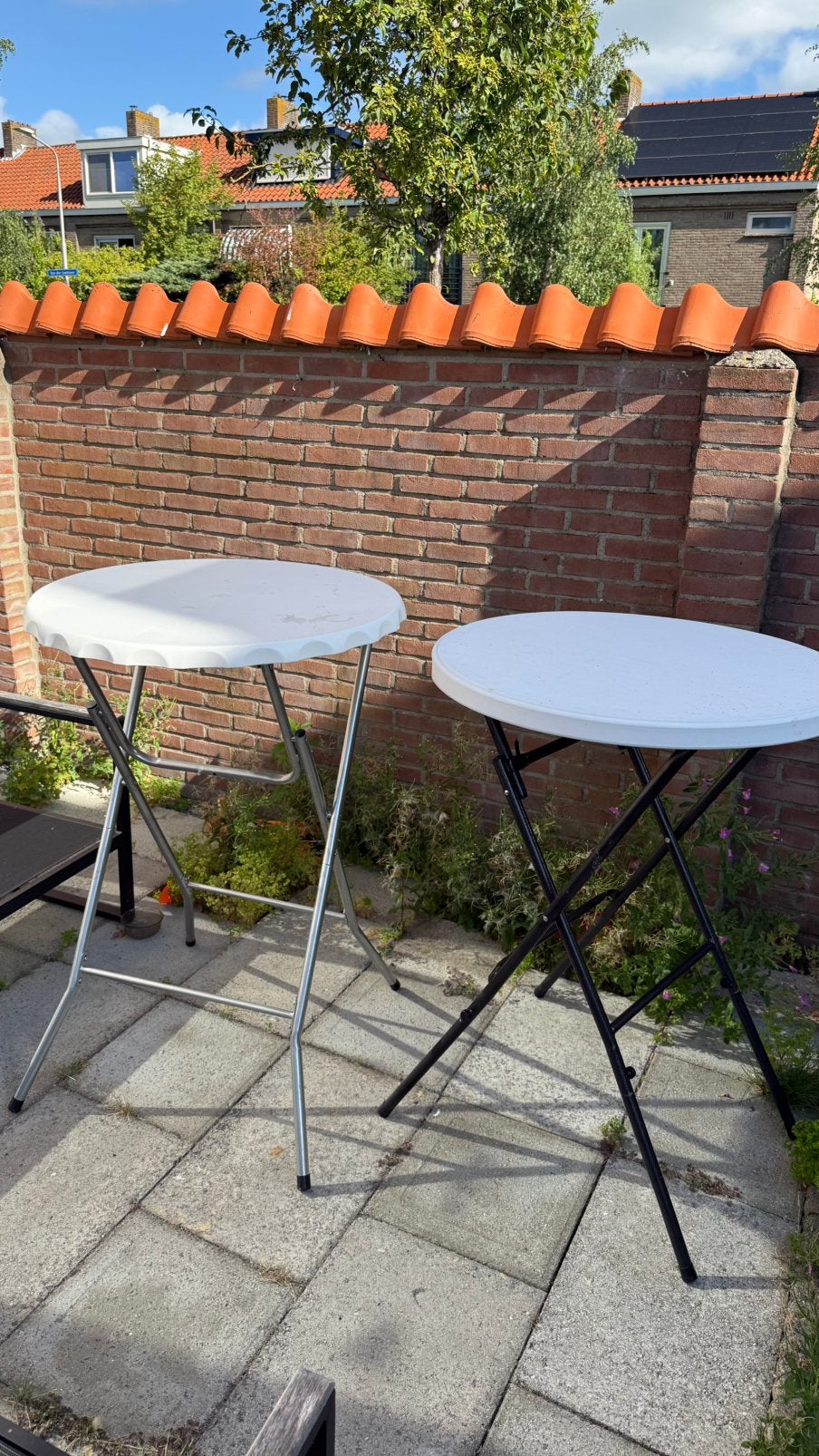 2 staantafels, Ophalen, Zo goed als nieuw