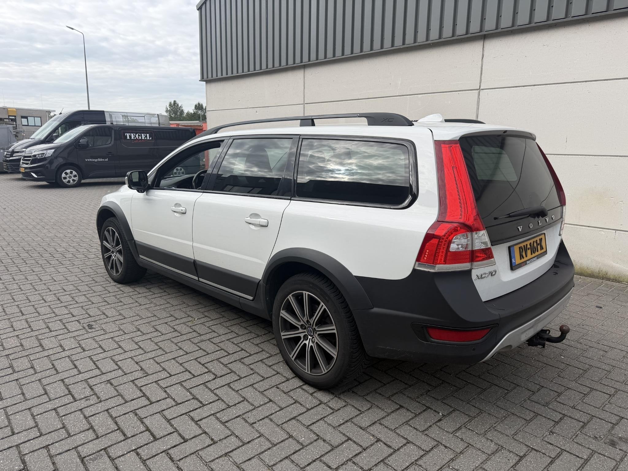 Volvo XC70 2.0 D4 FWD Summum LEER / TREKHAAK / CRUISE CONTRO, Voorwielaandrijving, Euro 6, 4 cilinders, XC70