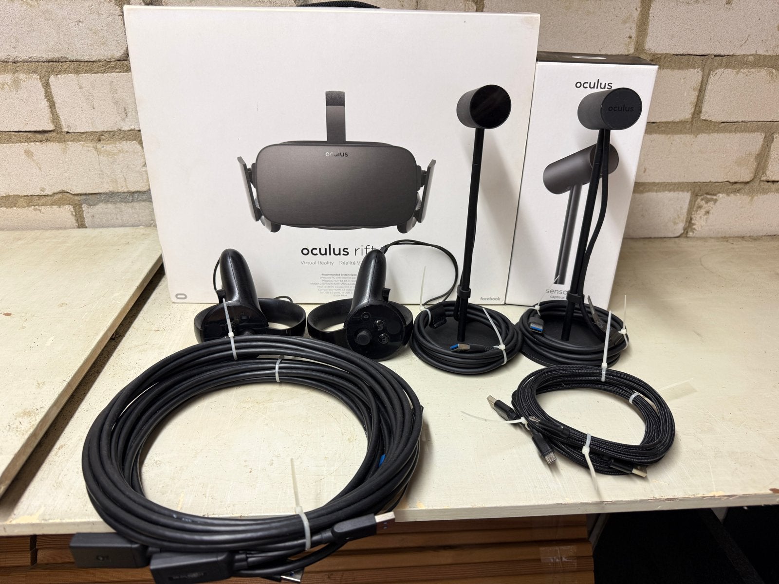 Oculus Rift compleet met 4 base stations en accessoires, Spelcomputers en Games, Virtual Reality, Ophalen of Verzenden, Gebruikt