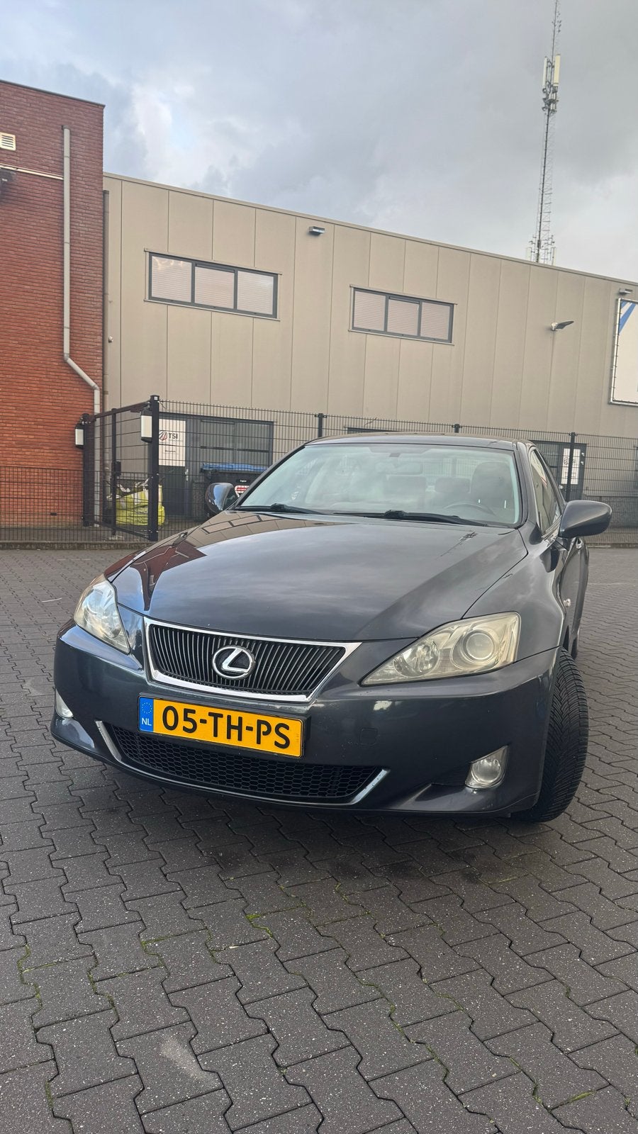 Lexus IS 250 2.5 AUT 2006 Grijs, Auto's, Dealer onderhouden, Achterwielaandrijving, Beige, 1535 kg