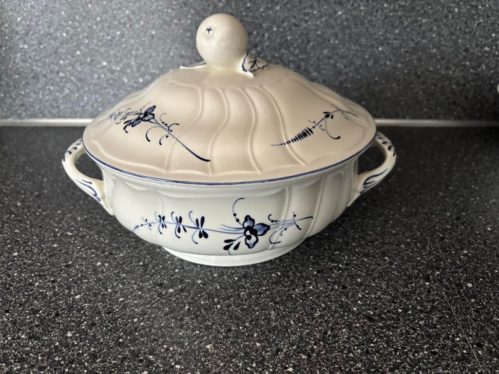Dekschaal 2 stuks Villeroy & Boch Vieux Luxembourg 2,7 liter, Ophalen