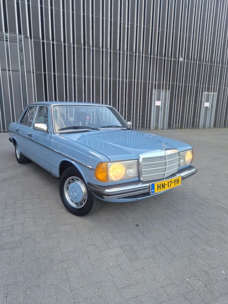 Mercedes-Benz W123 200-Serie 2.0 200 D 1982 Blauw, Auto's, Achterwielaandrijving, Origineel Nederlands, Particulier, Blauw
