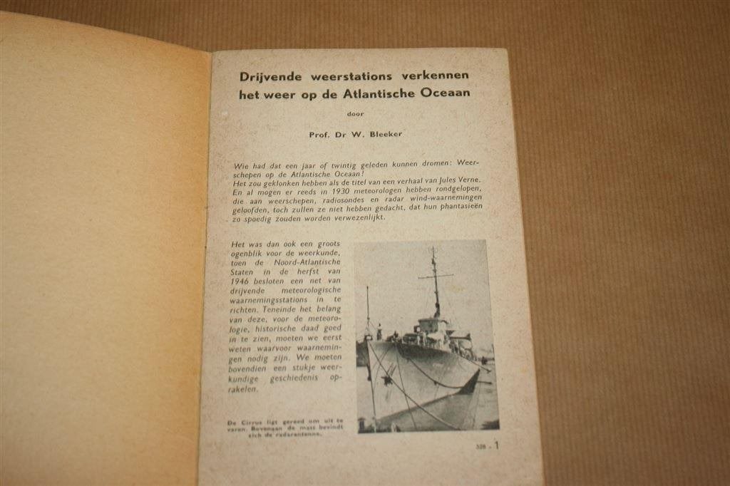 Weerschepen - Bleeker - 1950, Boeken, Ophalen of Verzenden, Gelezen, Natuurwetenschap