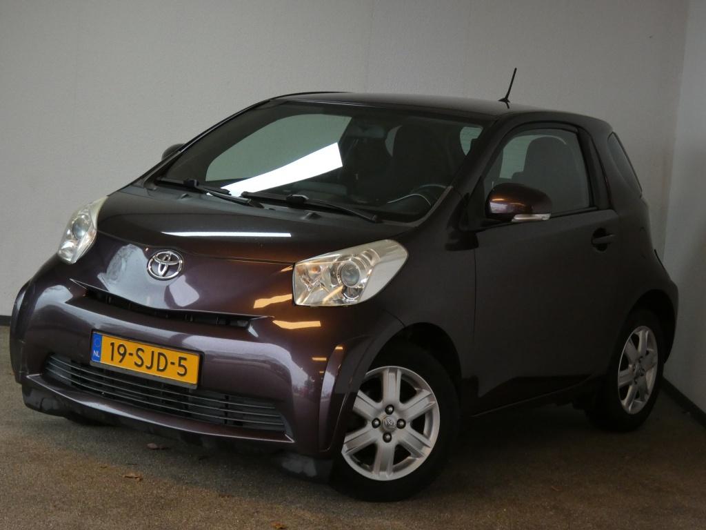 Toyota iQ 1.0 VVTi Comfort Nwe APK airco (bj 2010), Gebruikt, Overige kleuren, 4 stoelen, Bedrijf
