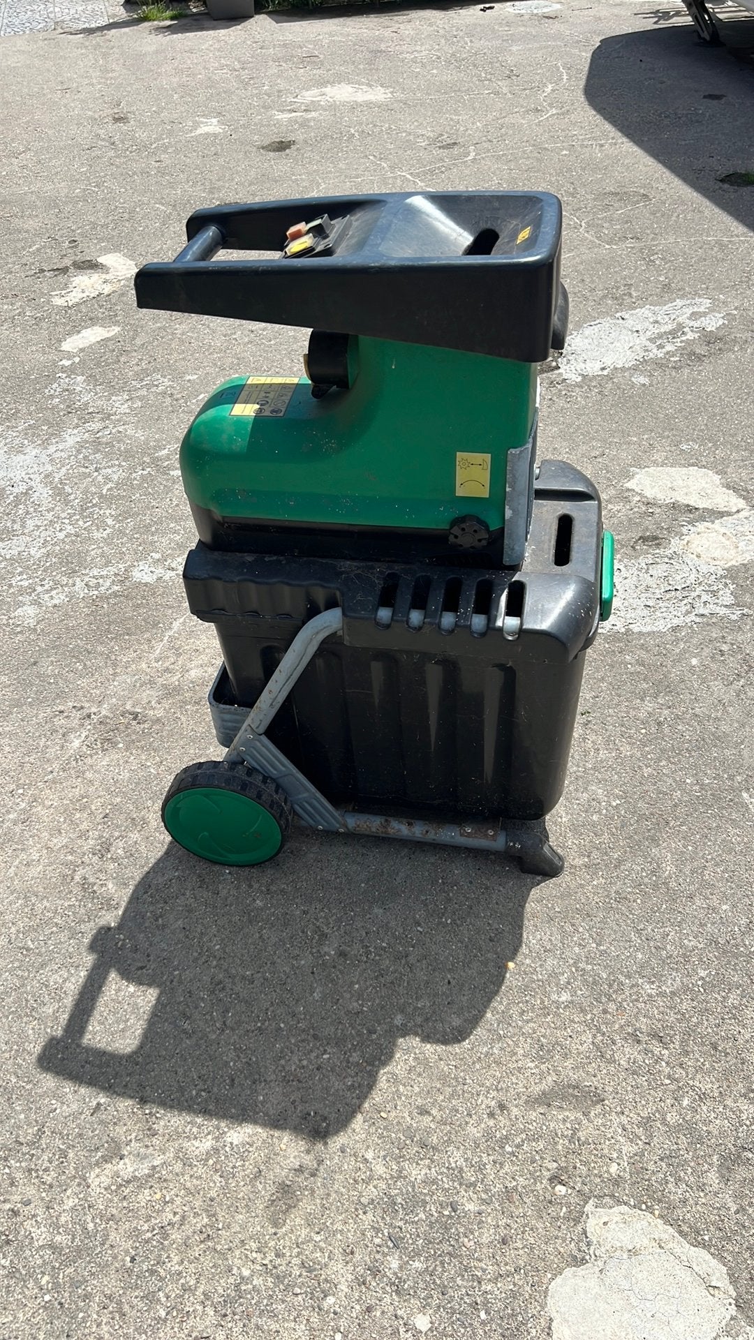 Electrische hakselaar, Tuin en Terras, Ophalen, Zo goed als nieuw, Met opvangbak