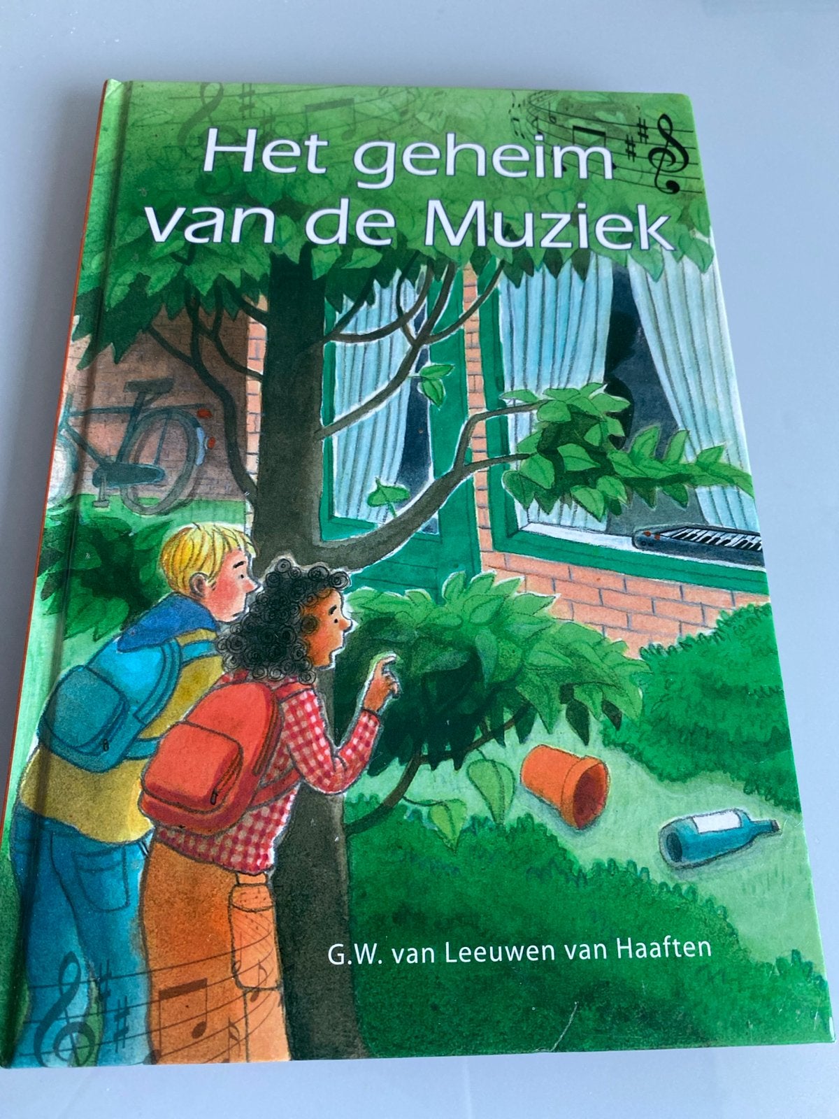Het geheim van de Muziek - G.W. van Leeuwen van Haaften, Ophalen of Verzenden, Zo goed als nieuw, Fictie algemeen