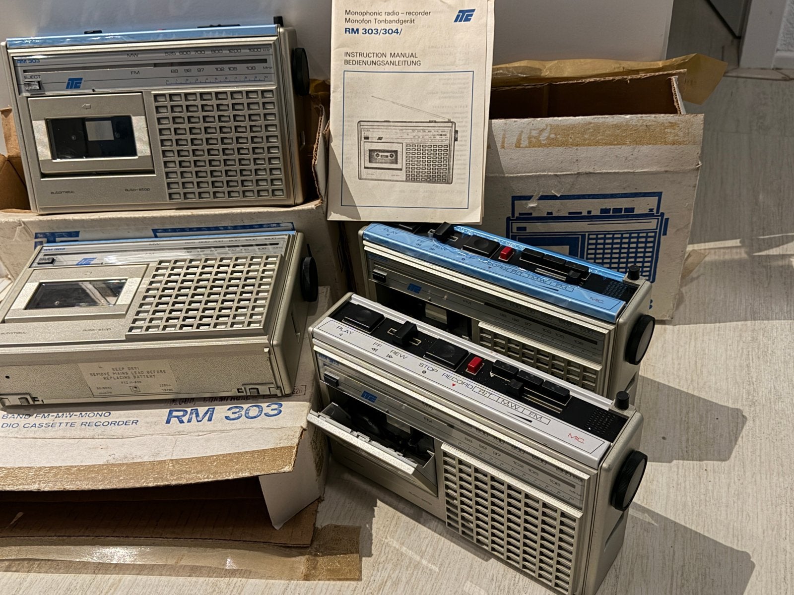 4 x vintage radio casette nieuw met werk, Ophalen, Zo goed als nieuw