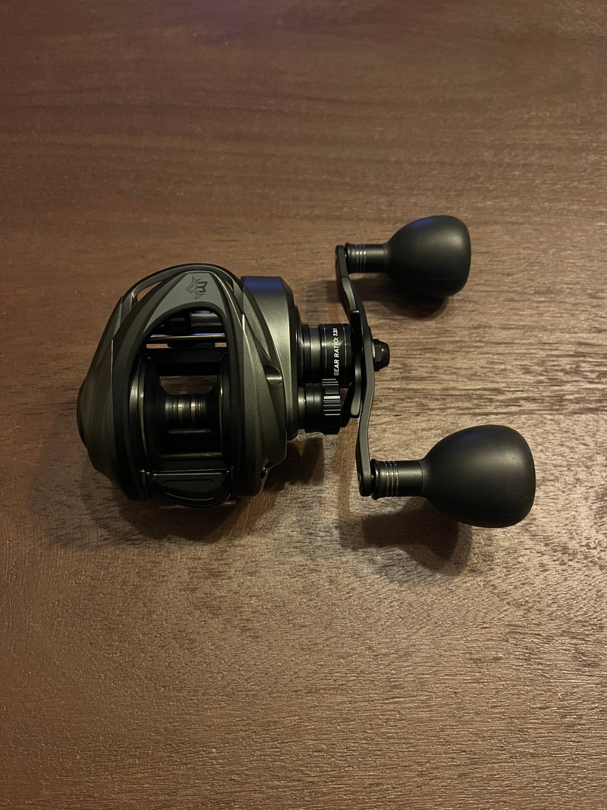 Abu Garcia Beast 200LP-RH, Ophalen of Verzenden, Zo goed als nieuw, Molen