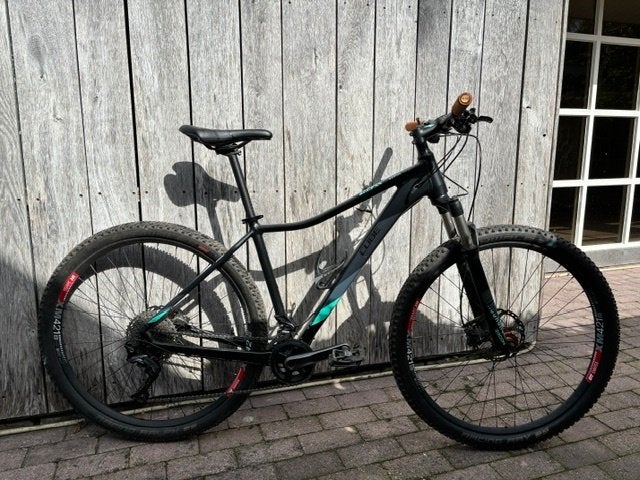 Foto 2 van MTB Cube Access 29 MTB | Hope Pro 4 | DT Swiss | dames