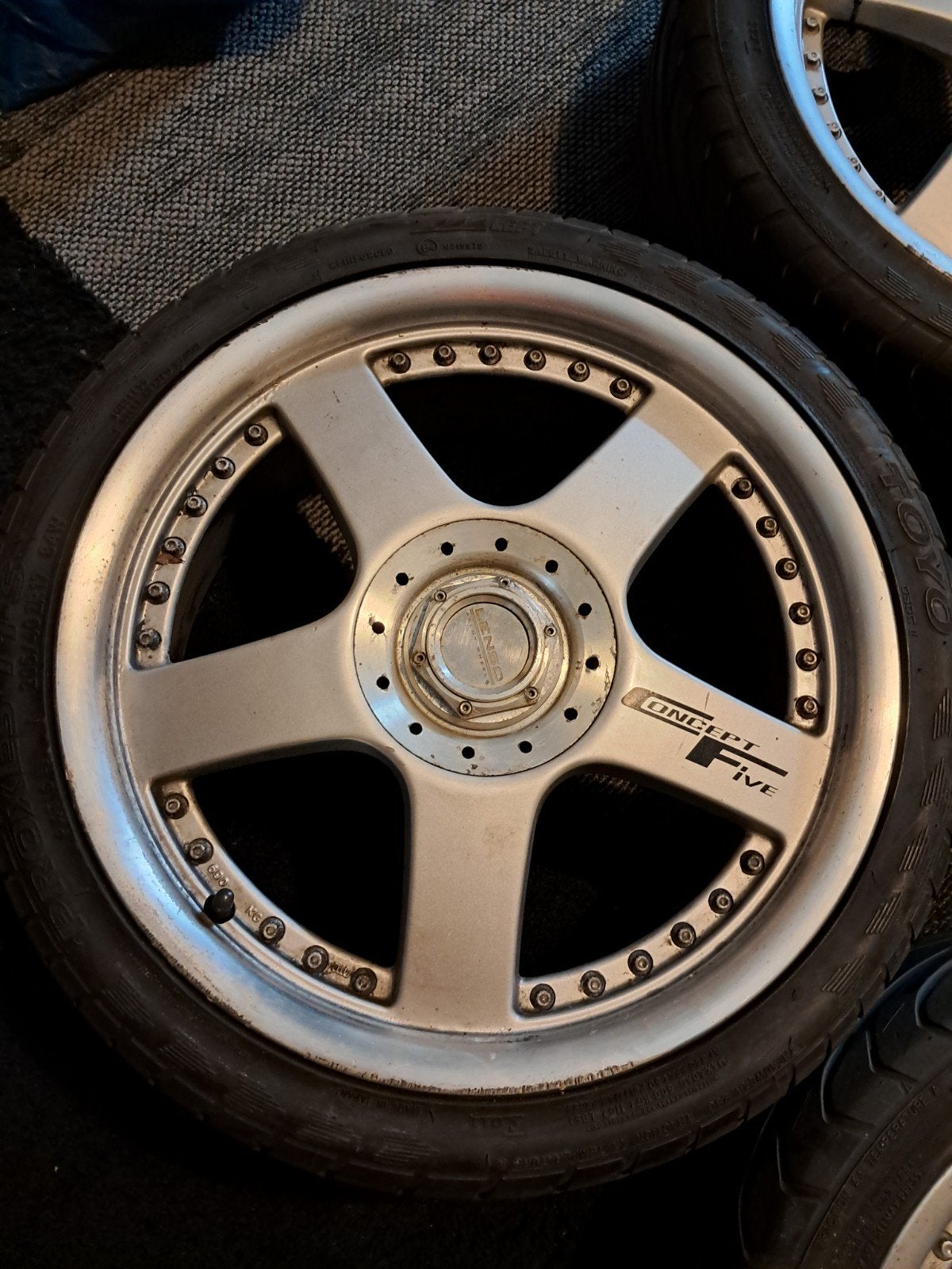 17 inch 4x100 multi steek, Ophalen, 215 mm, 17 inch, Zomerbanden