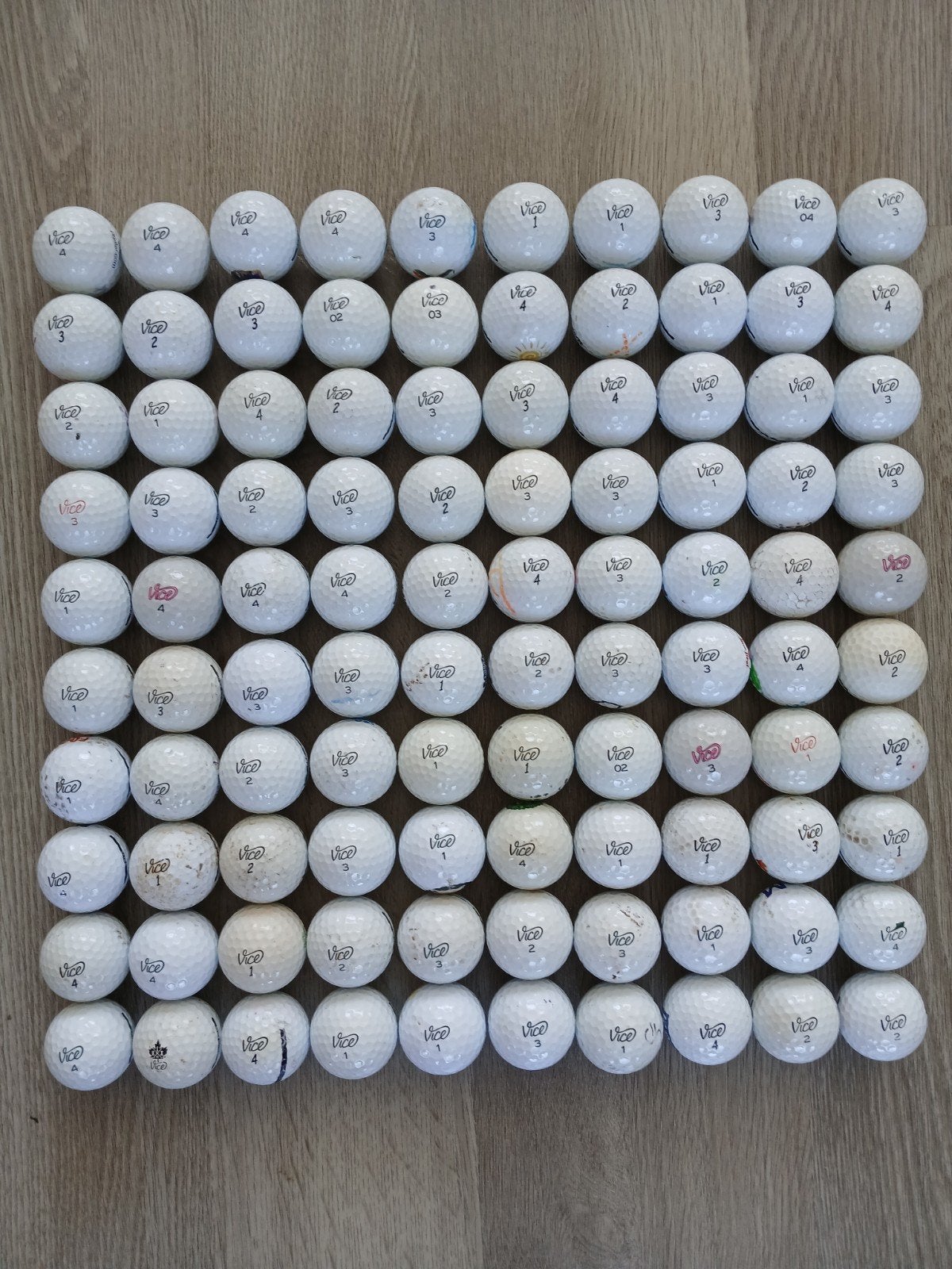 100 Vice golfballen, Sport en Fitness, Golf, Ophalen of Verzenden, Zo goed als nieuw, Bal(len)