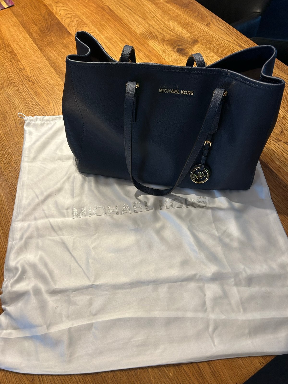 Michael Kors schoudertas Donkerblauw met bewaarhoes, Ophalen, Zo goed als nieuw, Blauw, Handtas
