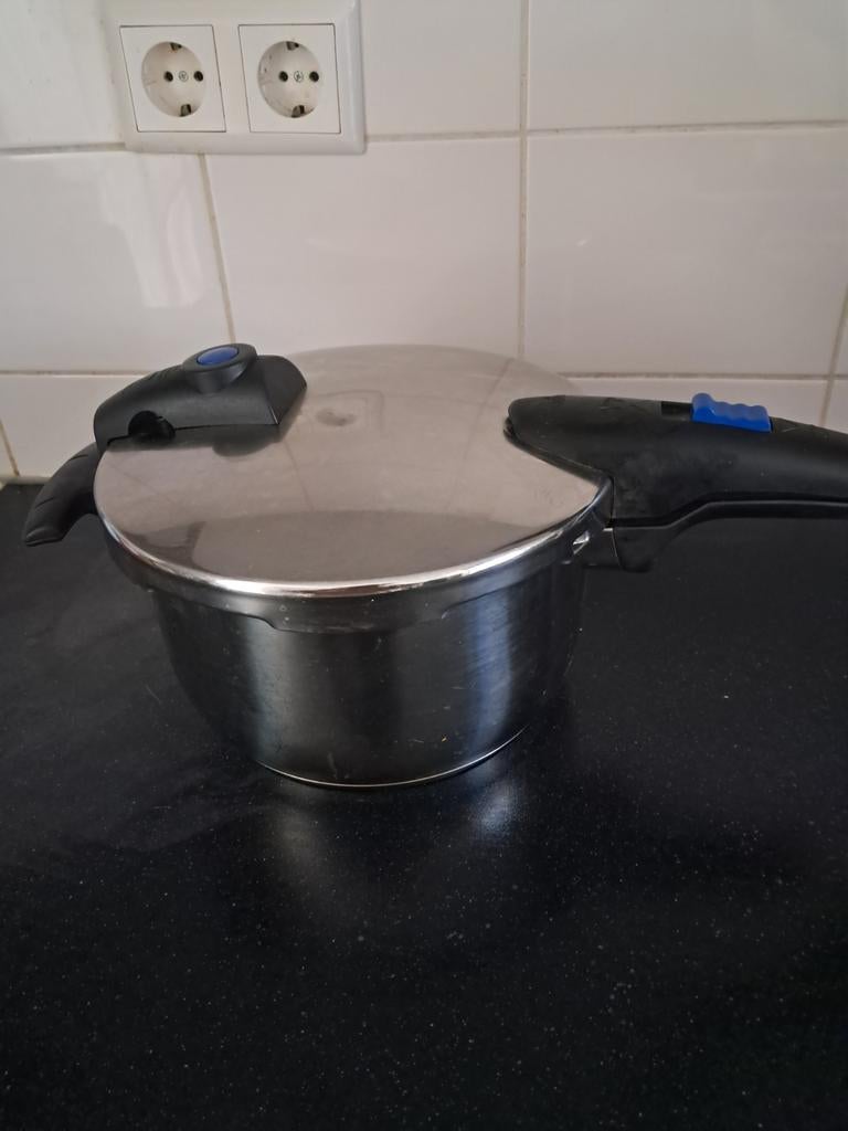 Fissler snelkookpan 4Liter, Gebruikt, Keramische plaat, Rvs, Ophalen