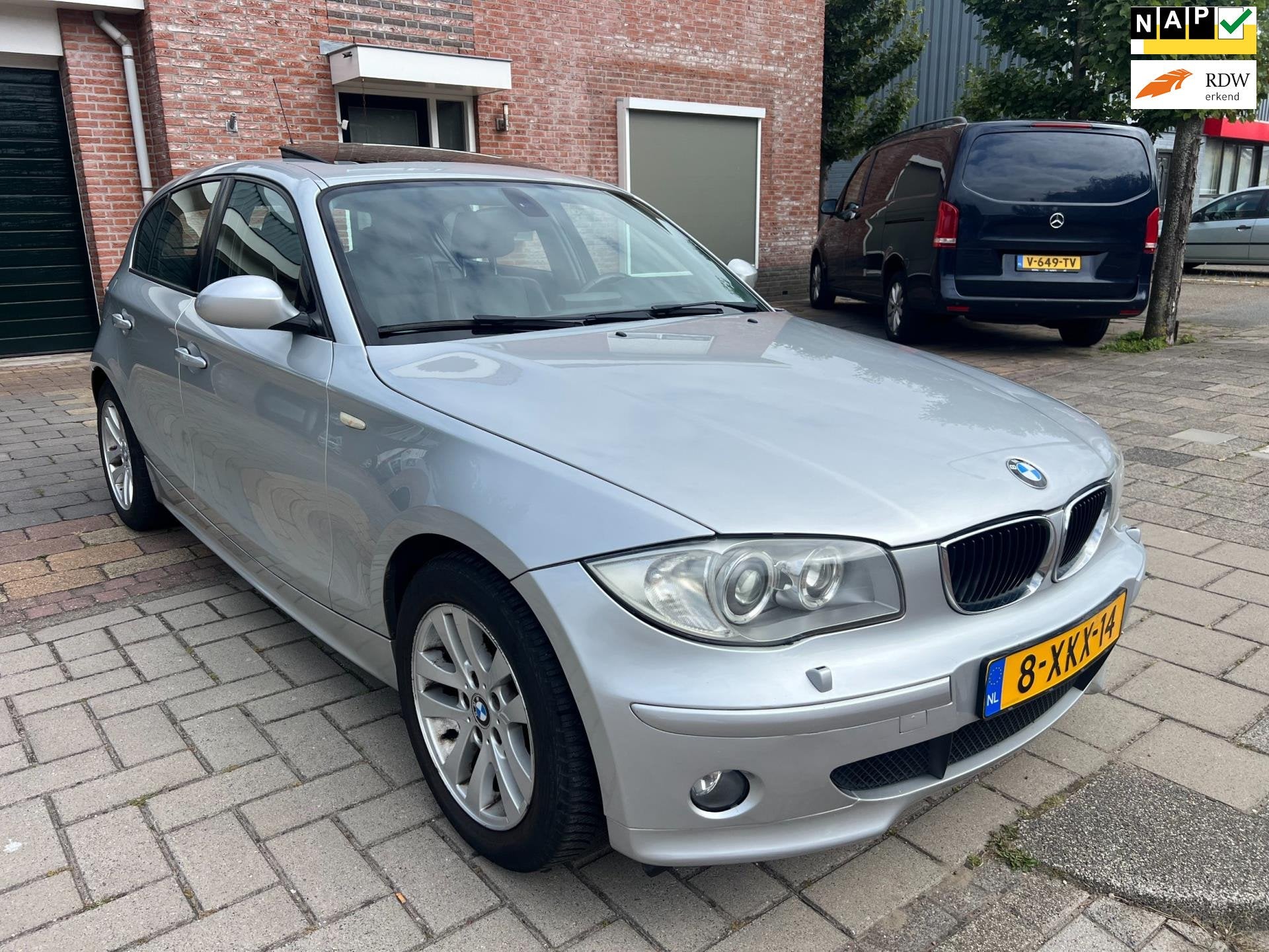 BMW 1-serie 120i, Auto's, Achterwielaandrijving, Zwart, 4 cilinders, 150 pk