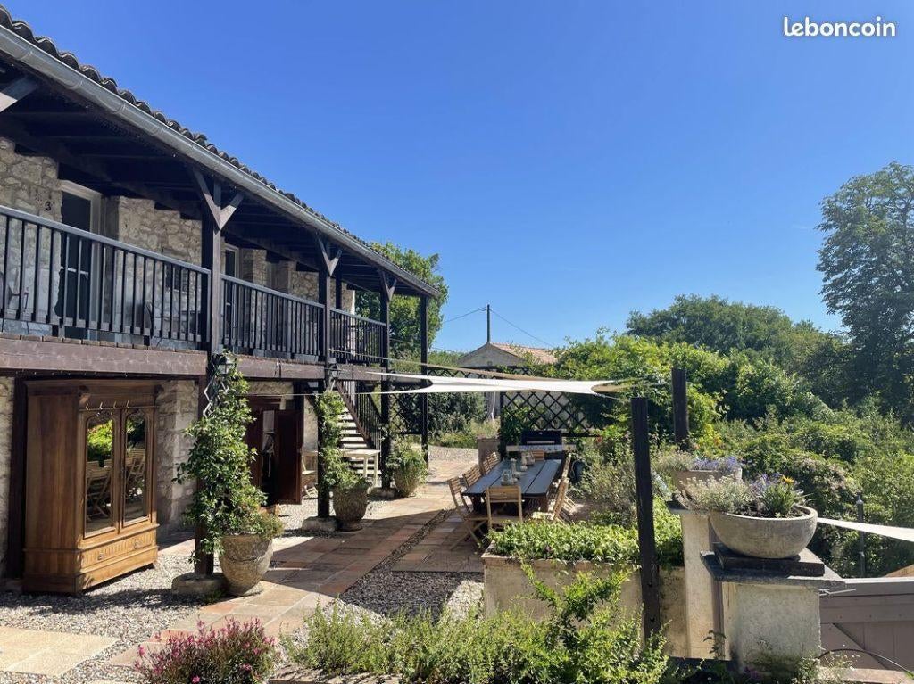 vakantie  in zuid frankrijk, Vakantie, Vakantiehuizen | Frankrijk, Midi-Pyreneeën, 4 of meer slaapkamers, 25 personen, In bergen of heuvels
