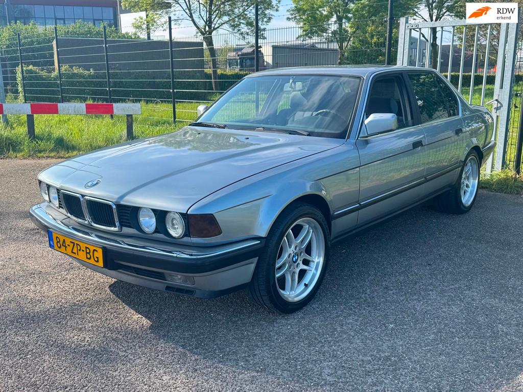 BMW 7-serie 750i V12 E32 Velours 18inch M Parallel Nette sta, Auto's, Automaat, Achterwielaandrijving, 12 cilinders, Bedrijf