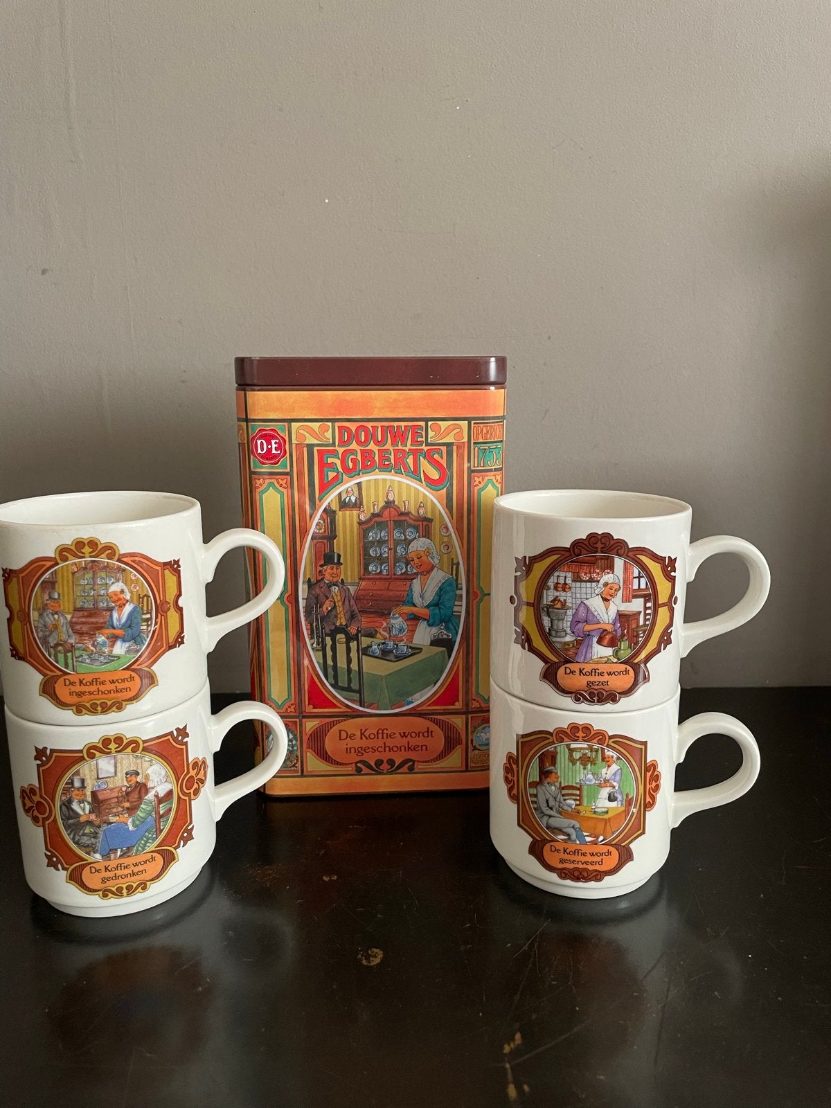Douwe Egberts koffiemokken set met blik - Villeroy & Boch, Ophalen of Verzenden