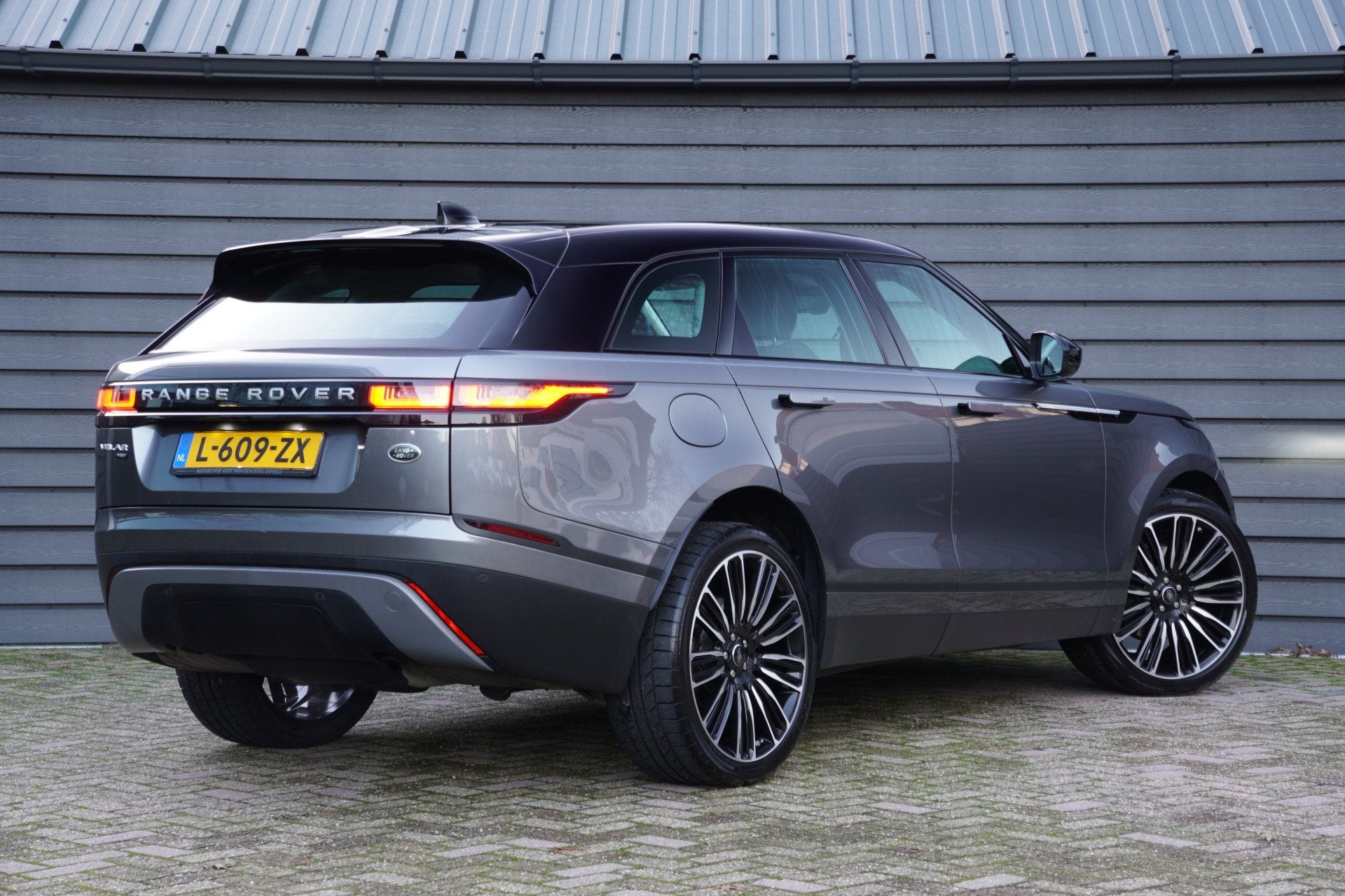 Land Rover Range Rover Velar 3.0 V6 SC AWD R-Dynamic - PANOD, Auto's, Automaat, Gebruikt, 2995 cc, 120 €/maand
