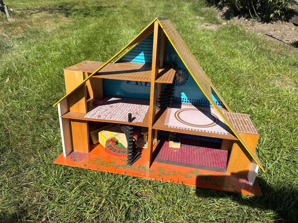 Vintage Poppenhuis- Jaren '70 Stijl, Ophalen, Gebruikt, Poppenhuis