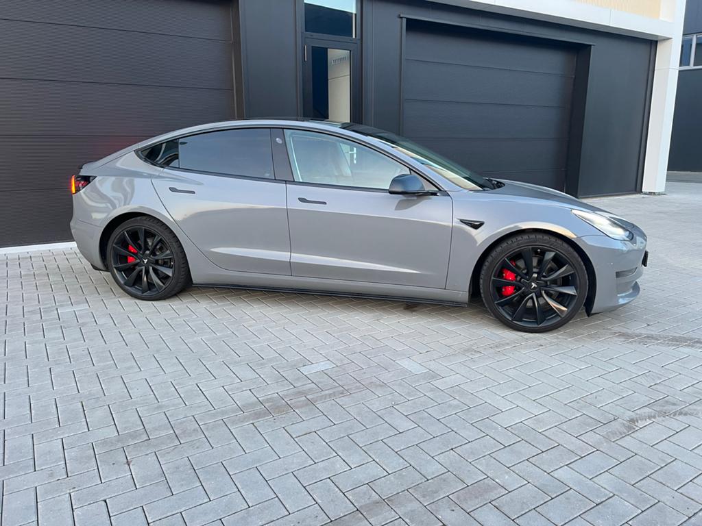Tesla Model 3 Performance | FSD | Wrap | Lage km-stand, Automaat, 1831 kg, 462 pk, Leder