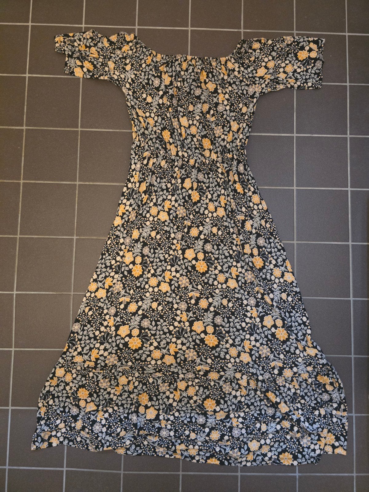 Lascana off-shoulder maxi jurk met bloemenprint, Kleding | Dames, Jurken, Ophalen of Verzenden