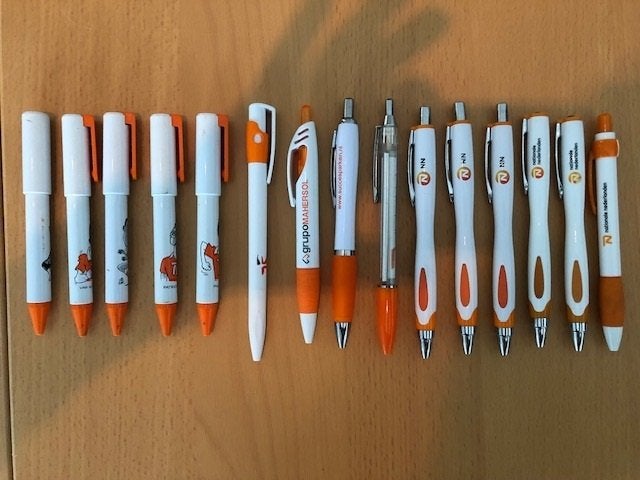 Een aantal reclame pennen 171 stuks zie foto's en lijst., Overige merken, Balpen, Nieuw, Ophalen of Verzenden