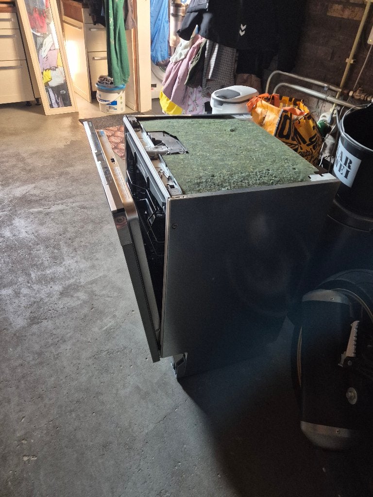 Siemens Vaatwasser (2 jaar oud), Witgoed en Apparatuur, Vaatwasmachines, Ophalen, Minder dan 10 liter, Zo goed als nieuw, Inbouw