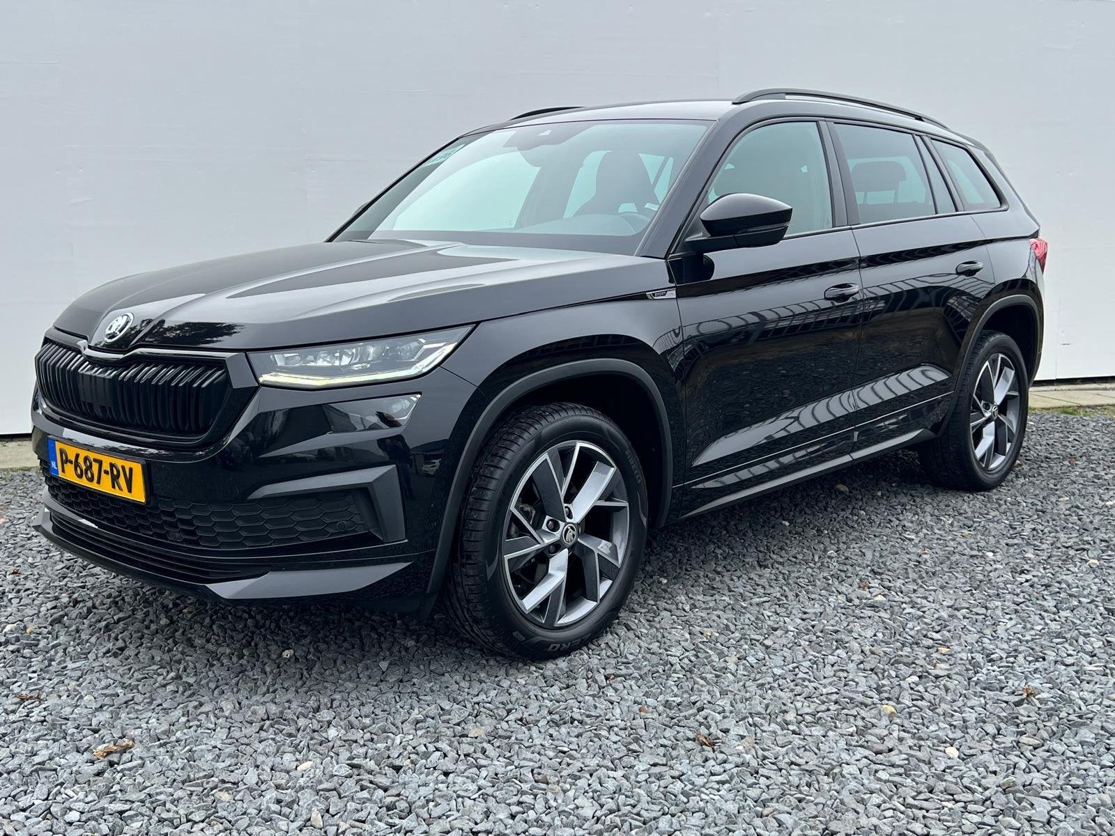 Skoda Kodiaq 1.5 TSI Sportline Business Automaat, Auto's, 4 cilinders, Alcantara, Zwart, Origineel Nederlands
