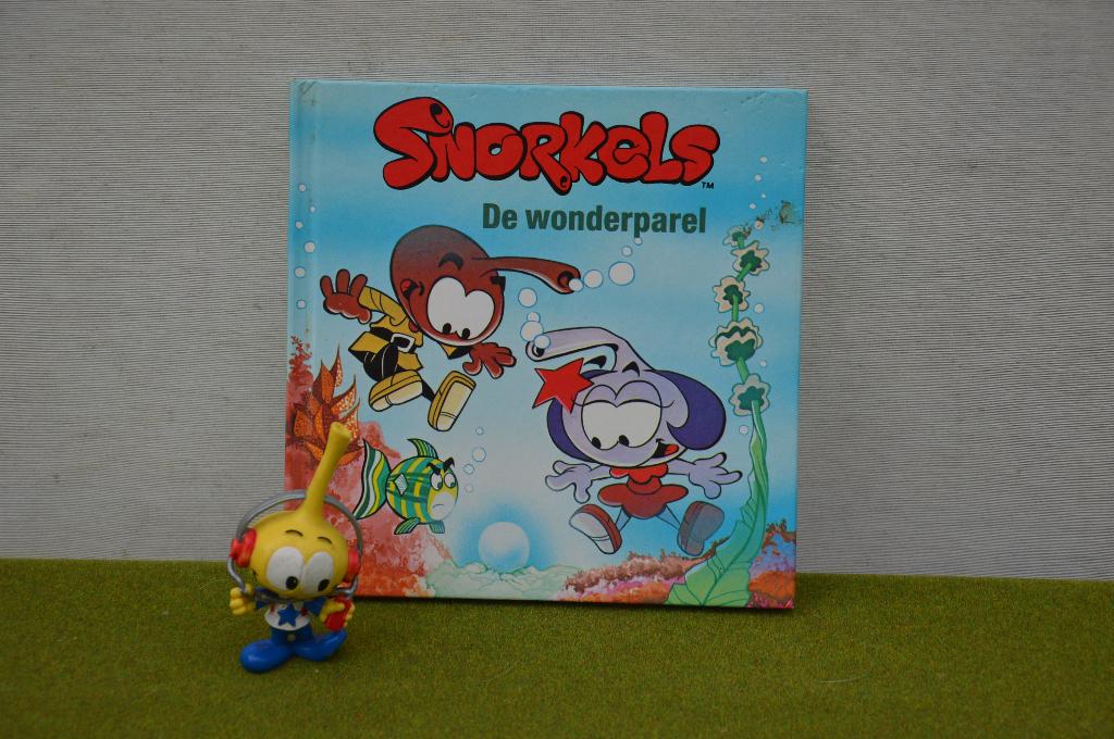 vintage kinderboek 1986 De Snorkels: De wonderparel + 1figuu, Verzamelen, Ophalen of Verzenden, Gebruikt