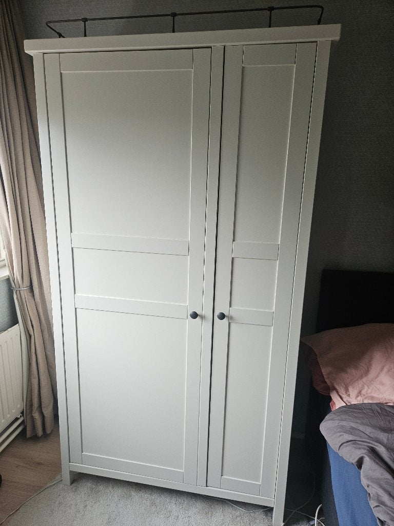 Kledingkast, Ophalen, Met deur(en), Gebruikt, 100 tot 150 cm