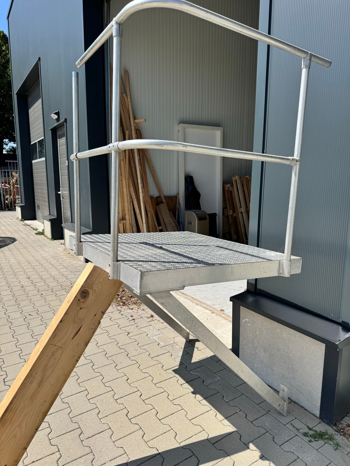 platform/bordes  met leuning  voor bovenaan een trap, Ophalen, Zo goed als nieuw, Overige typen, Minder dan 2 meter