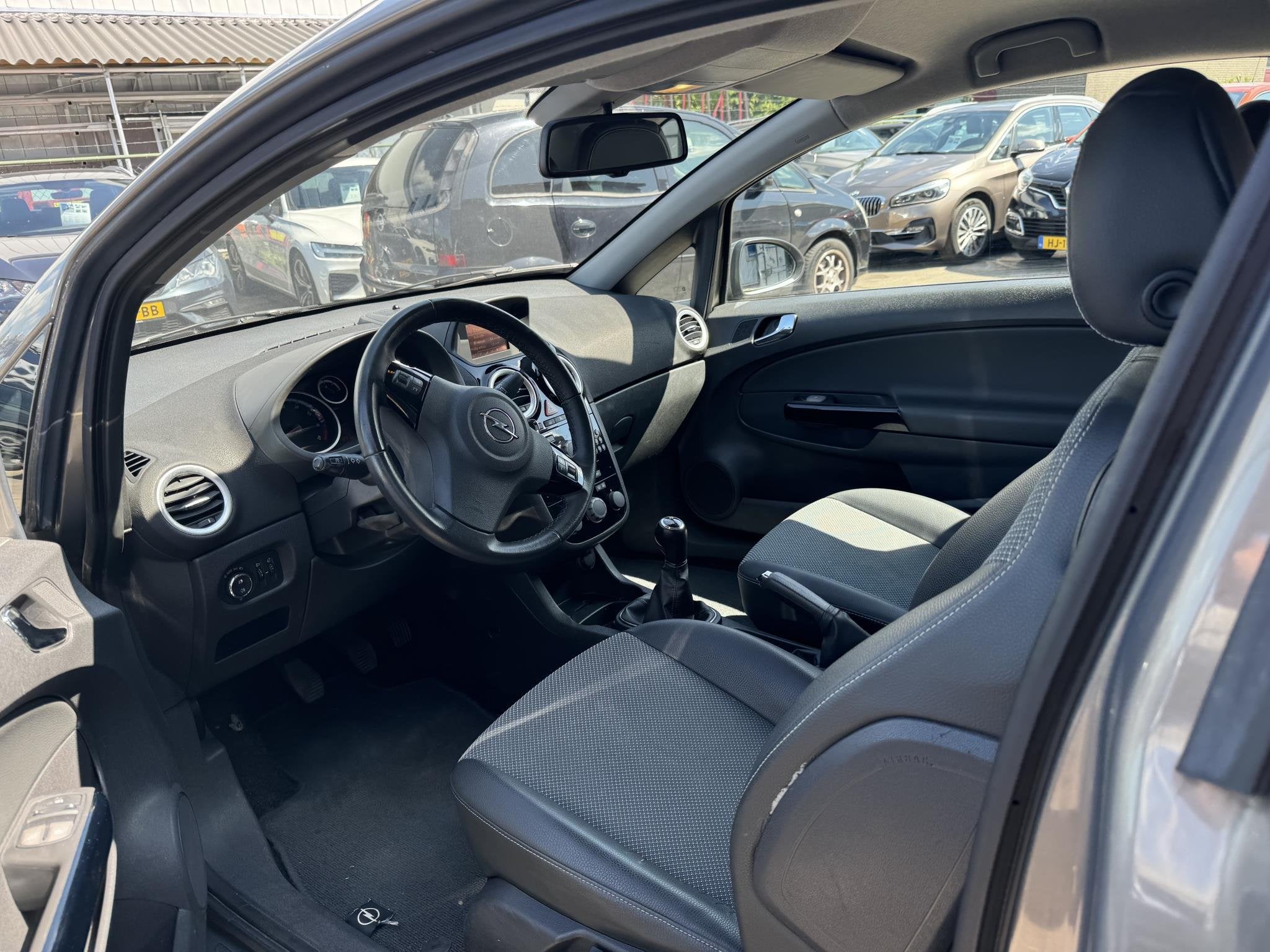 Opel Corsa 1.4-16V Cosmo, Voorwielaandrijving, Euro 5, 4 cilinders, Bruin