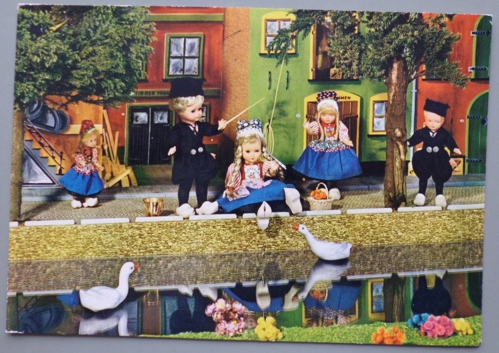 Dovina klederdracht poppen 13, Ophalen of Verzenden, 1960 tot 1980, Gelopen, Klederdracht