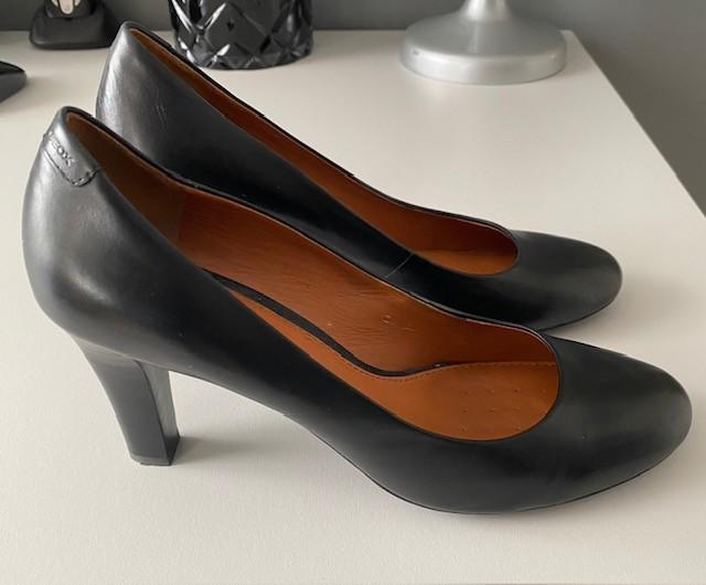 Geox zwart leren pumps maat 41, Kleding | Dames, Schoenen, Geox, Pumps, Zwart, Ophalen of Verzenden