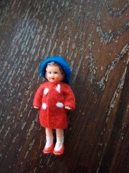 Ari popje 8 cm oud, Verzamelen, Poppenhuizen en Toebehoren, Ophalen of Verzenden, Gebruikt