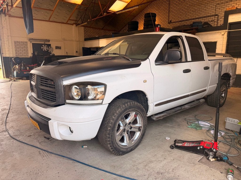 Dodge DODGE RAM 1500 4X4L 5.7 Hemi (non MDS) krukas hoorbaar, Auto's, Gebruikt, 8 cilinders, 5654 cc, Bedrijf