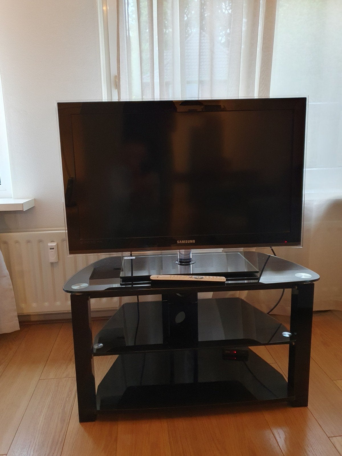Samsung TV met tv meubel, Ophalen, 25 tot 50 cm, Minder dan 100 cm