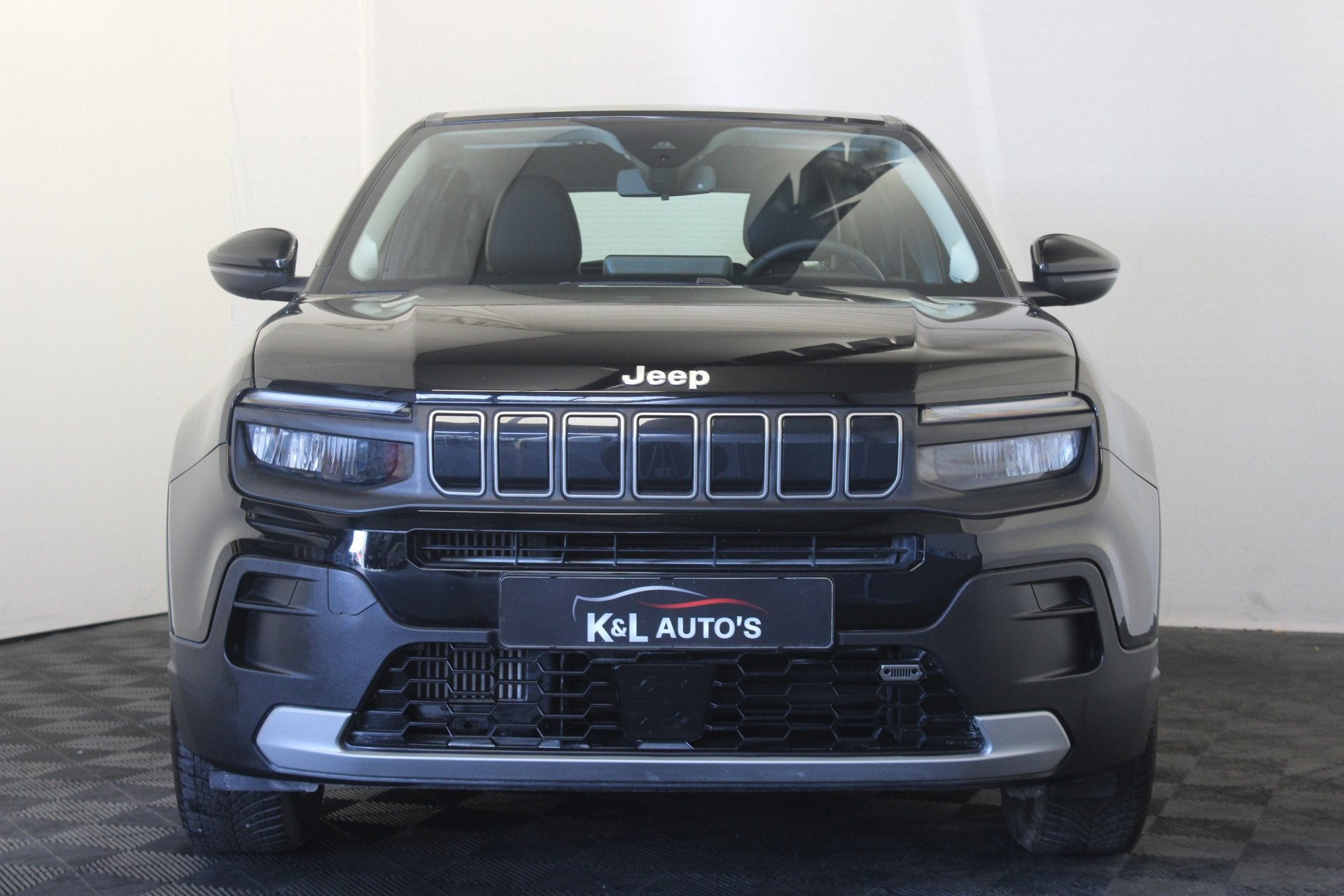 Jeep Avenger 1.2 Altitude (bj 2024), Auto's, Voorwielaandrijving, 101 pk, Gebruikt, Zwart