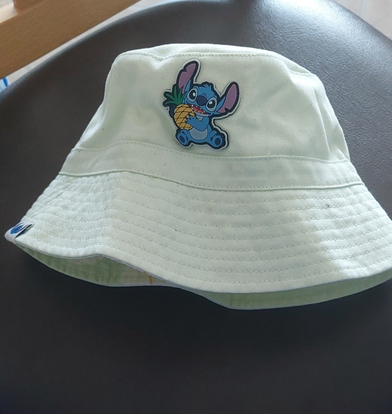 Leuke Stitch bucket hat, lichtgroen van ZARA, Kleding | Dames, Hoeden en Petten, Zo goed als nieuw, Hoed, One size fits all, Ophalen of Verzenden