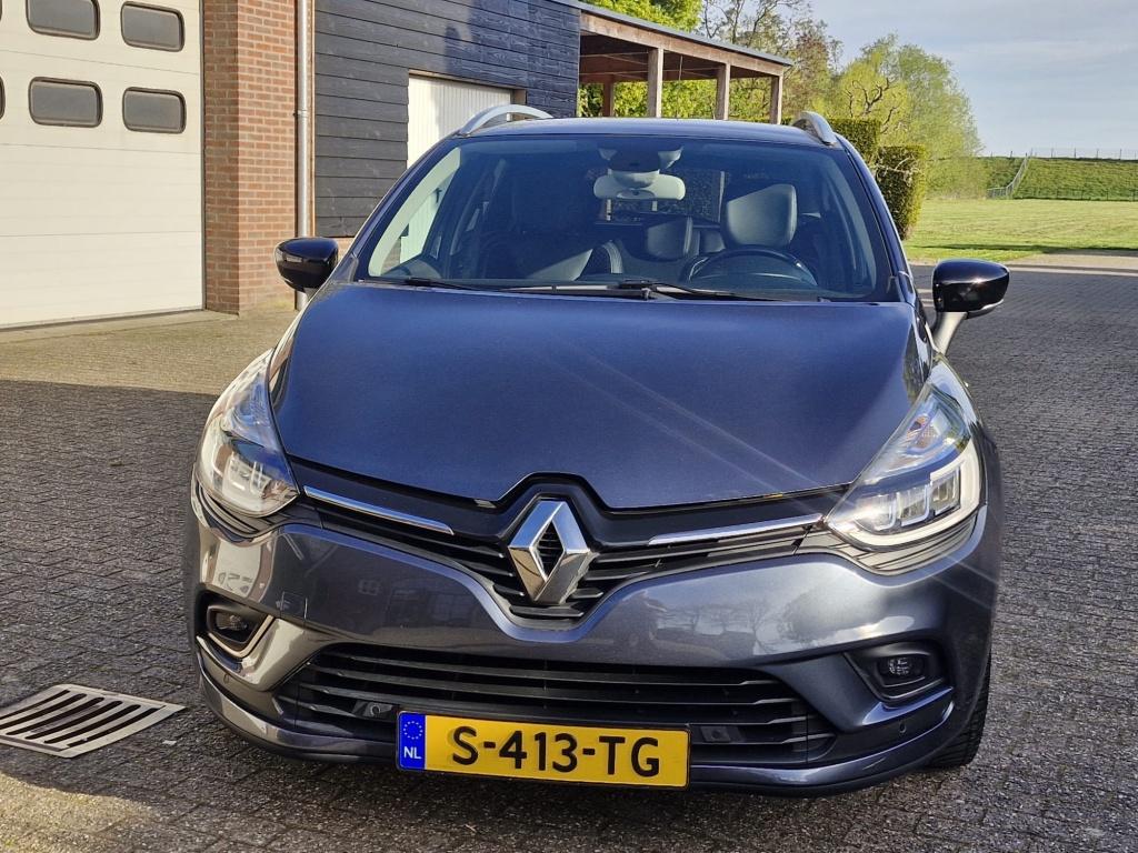 Renault Clio Estate 1.2 TCe Bose (bj 2018, automaat), Gebruikt, 4 cilinders, 635 kg, Leder en Stof